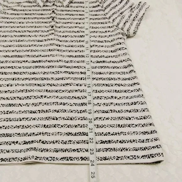 Chico's Zenergy Golf Polo Womens Sz 1 Med Black White Soft Short Sleeve Jersey - Picture 7 of 12